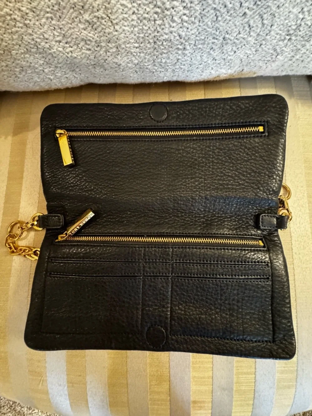 Vintage Tory Burch Black Pebbled Leather Chain-Trim Clutch with Gold Logo - Picture 4 of 6